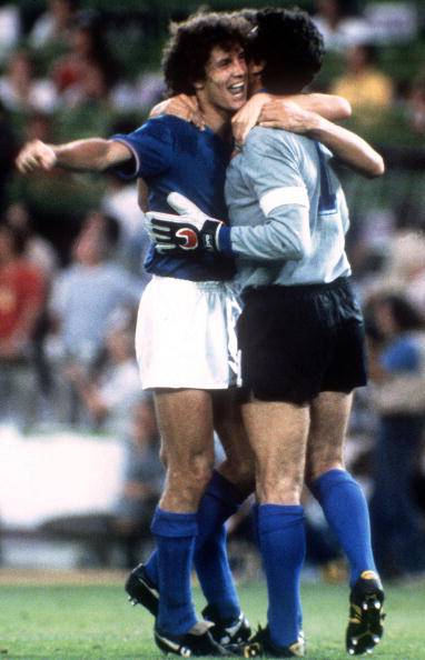 Italian defender Fulvio Collovati (L) celebrates w