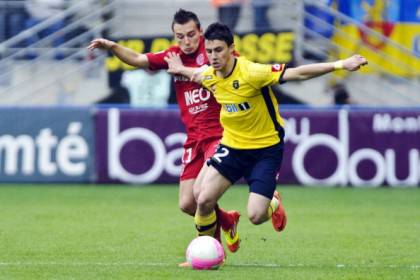 Dijon's French midfielder Eric Bautheac