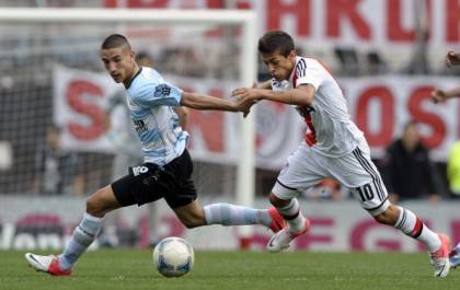 FBL-ARGENTINA-RIVER-RACING