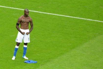 Balotelli esultanza germania