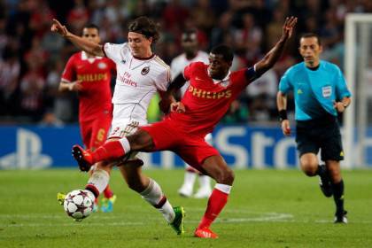 PSV Eindhoven v AC Milan - UEFA Champions League Play-offs: First Leg