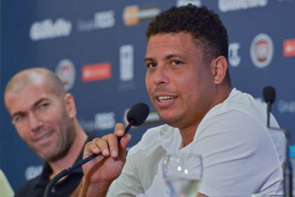 FBL-BRAZIL-UNDP-RONALDO-ZIDANE-GRYNSPAN