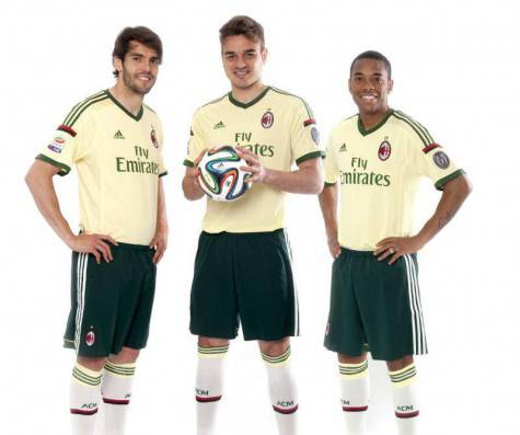 La maglia 'oro del Milan 2015