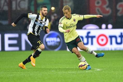 Keisuke Honda vs Thomas Heurtaux (Getty Images) 