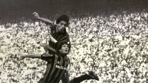 Lo stacco di Hateley su Collovati (Gazzetta.it)