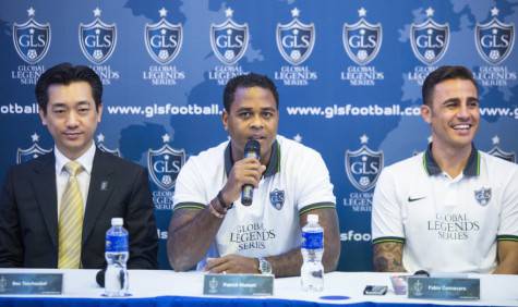 Bee Taechaubol, Patrick Kluivert e Fabio Cannavaro (Getty Images)