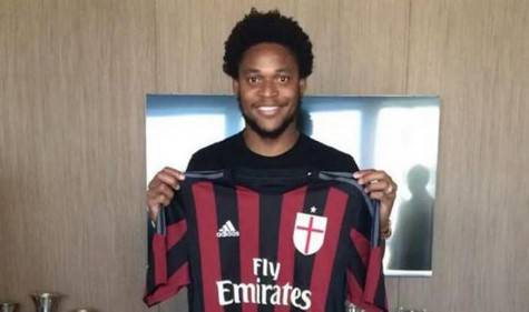 Luiz Adriano (foto acmilan)