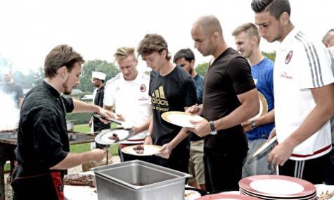 Alex, Abate e Montolivo (Foto by Acmilan.com)