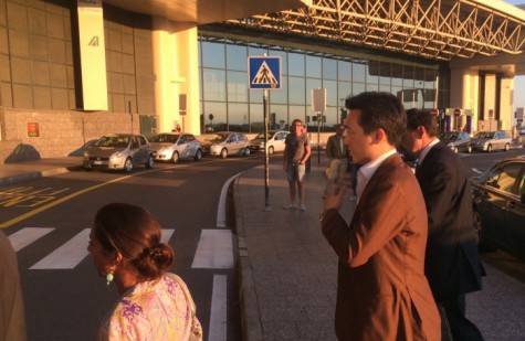 Bee Taechaubol alla Malpensa (Foto dal web)