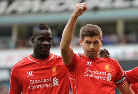 Steven Gerrard e Mario Balotelli