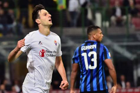 Nikola Kalinic celebra la tripletta in Inter-Fiorentina (Getty Images)