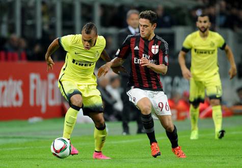 Davide Calabria vs Jonathan Biabiany (©Getty Images)