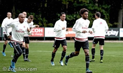 I rossoneri in allenamento a Milanello (Foto acmilan.com)