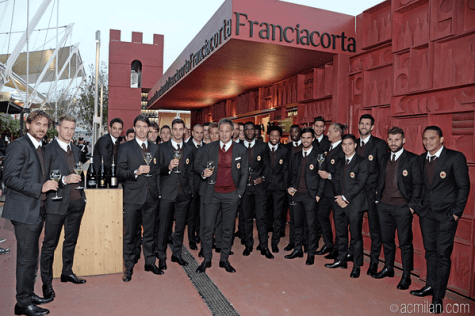 La squadra rossonera a Expo (foto by acmilan.com)