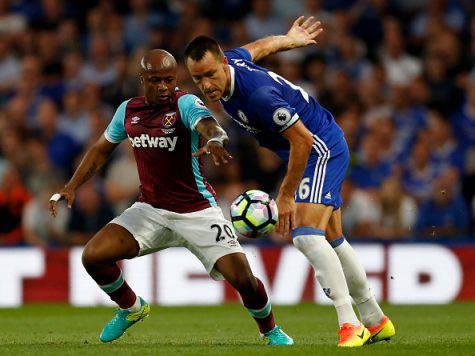 André Ayew w John Terry (©getty images)