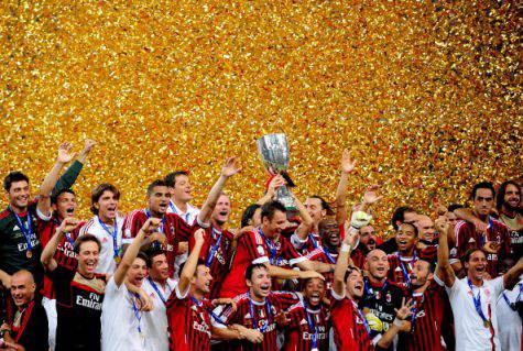 Il Milan festeggia la Supercoppa 2011 (©getty images)