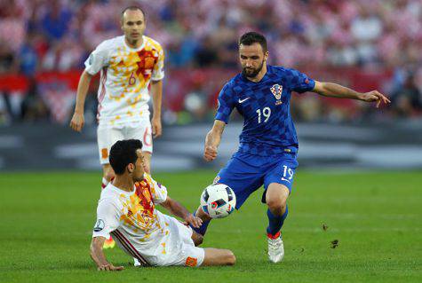 Milan Badelj Sergio Busquets 