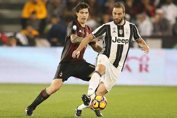 Alessio Romagnoli Gonzalo Higuain
