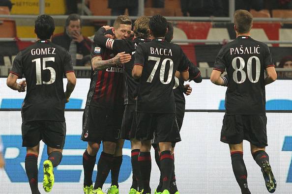 L'esultanza dei rossoneri al gol di Juraj Kucka in Milan-Fiorentina