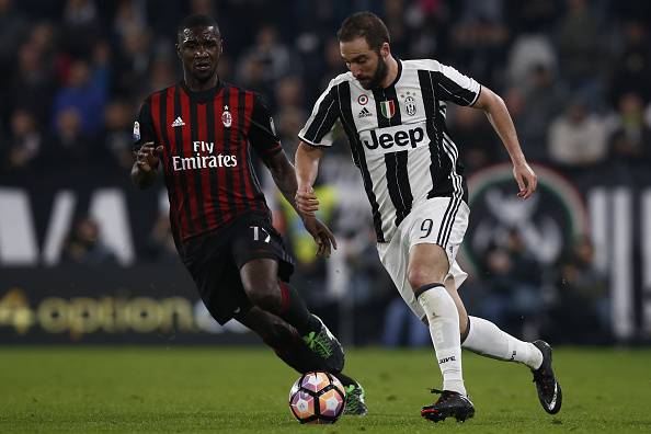 Cristian Zapata Gonzalo Higuain
