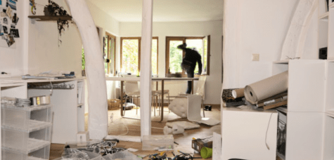 Facebook: pericoli furti in casa