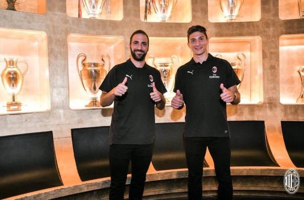 Gonzalo Higuain Mattia Caldara