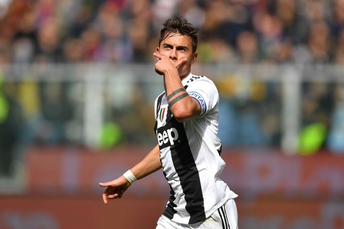 Paulo Dybala esulta durante Genoa-Juventus