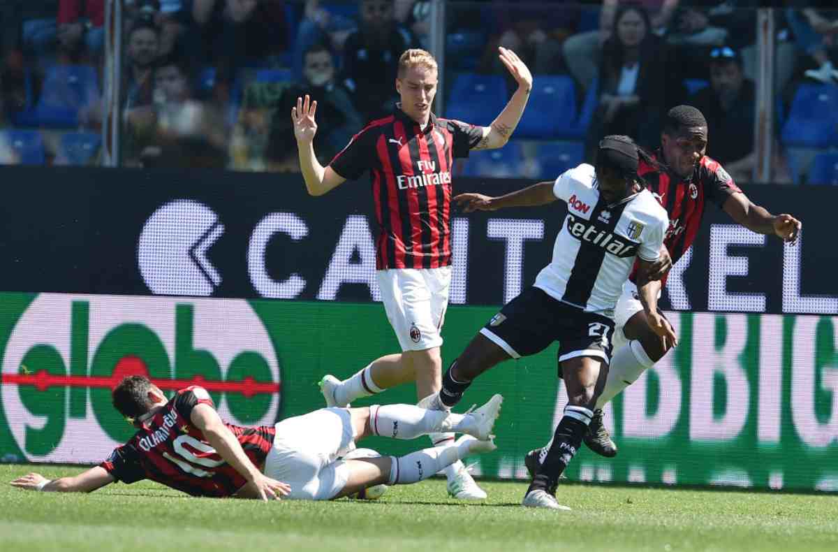 Andrea Conti Cristian Zapata Hakan Calhanoglu Gervinho