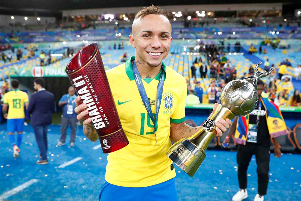 Everton Sousa Soares