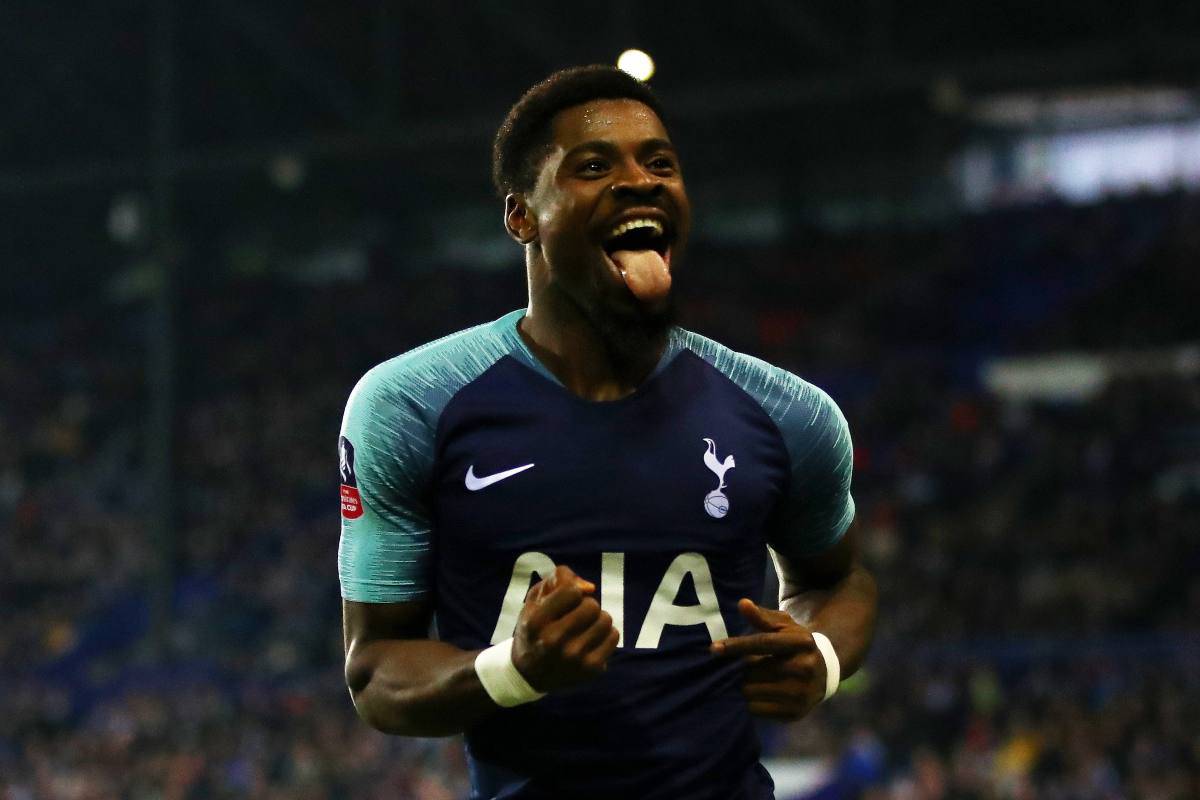 Elliott contraria Aurier