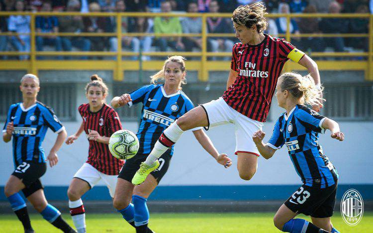 Calcio femminile stop definitivo