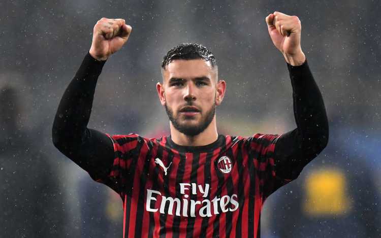 Theo Hernandez resta Milan