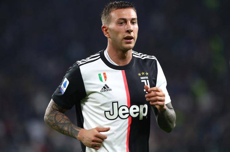 Milan Bernardeschi parla l'agente