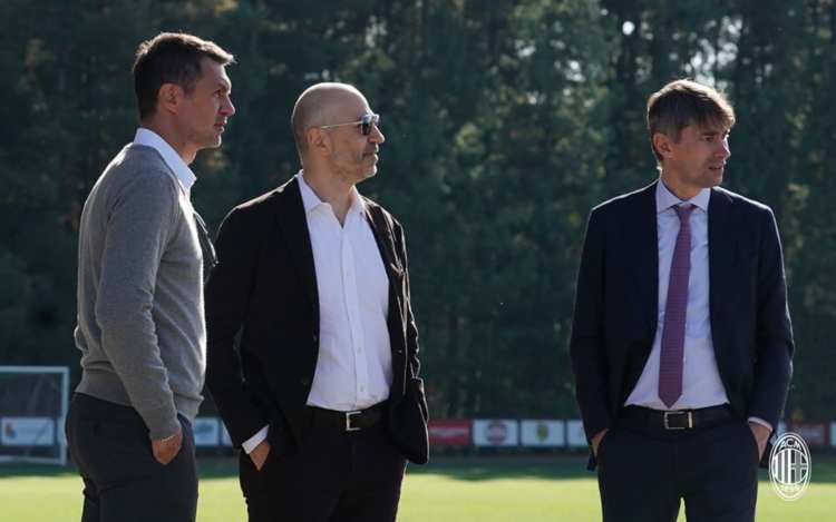 Gazidis Maldini a Milanello