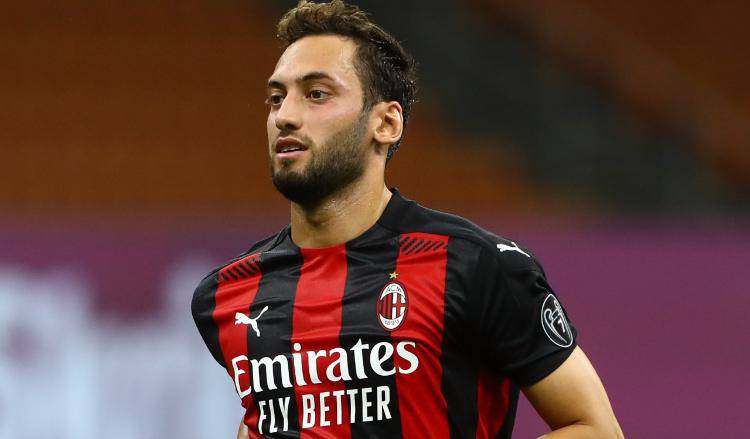 Calhanoglu rinnovo Milan