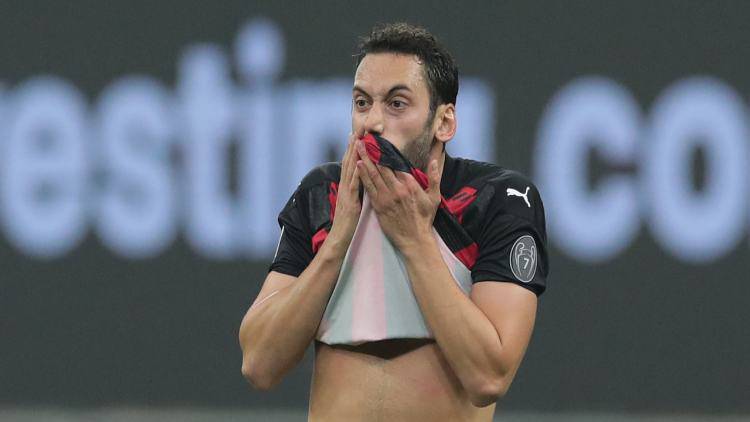 Calhanoglu ambiente Milan arrabbiato