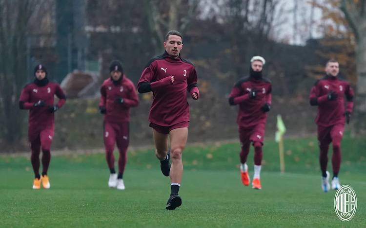 Bennacer allenamento Milan