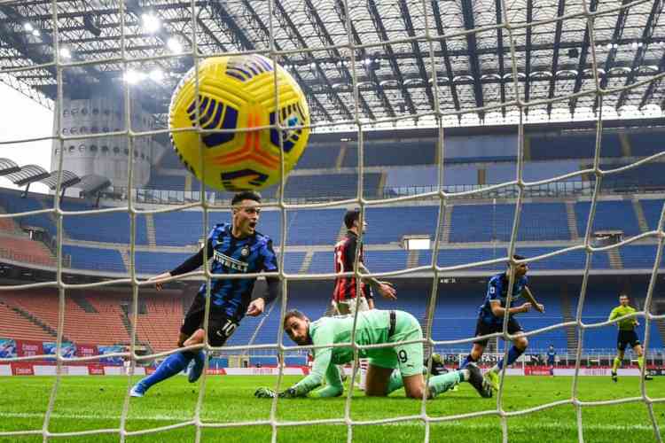 Milan tre schiaffi derby