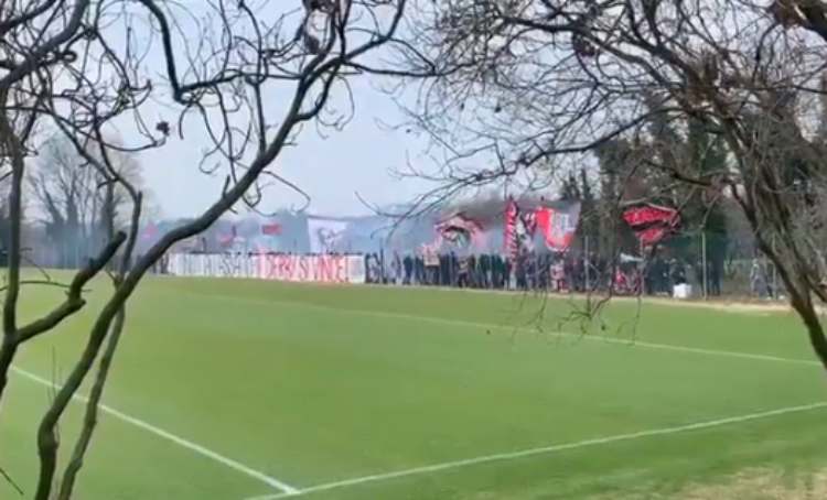 La Curva a Milanello