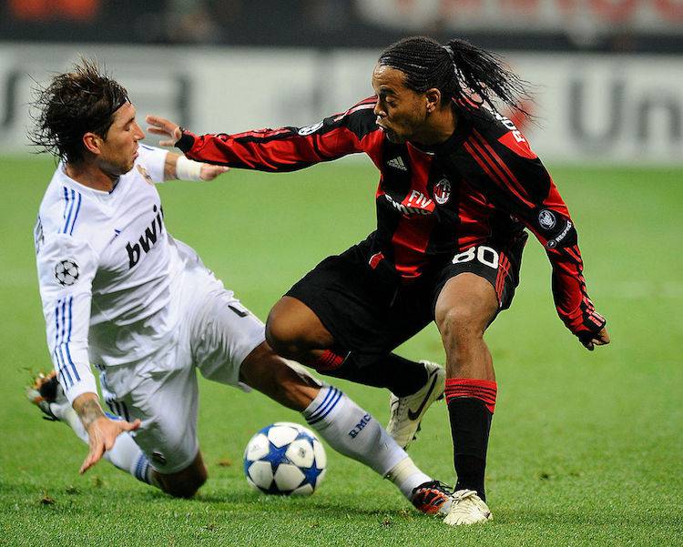 Ronaldinho tunnel Ramos