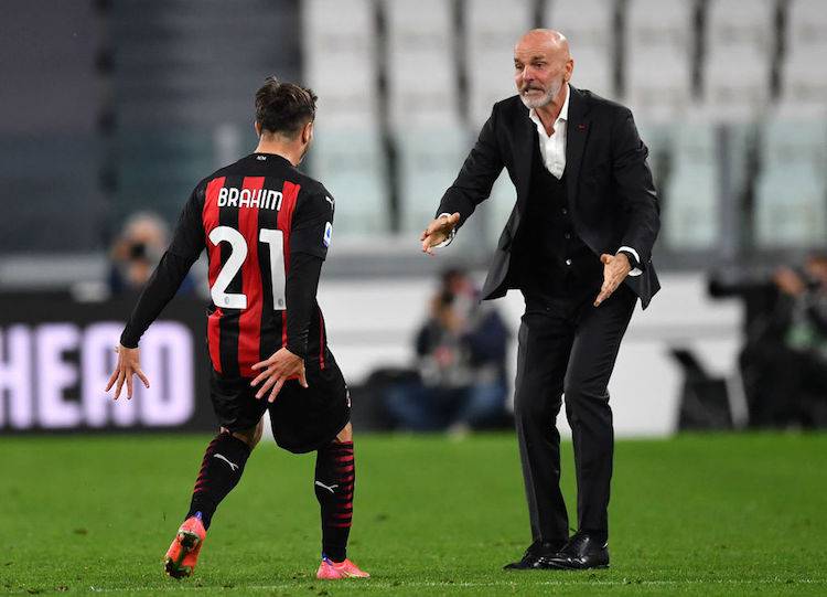 Brahim Diaz e Stefano Pioli 