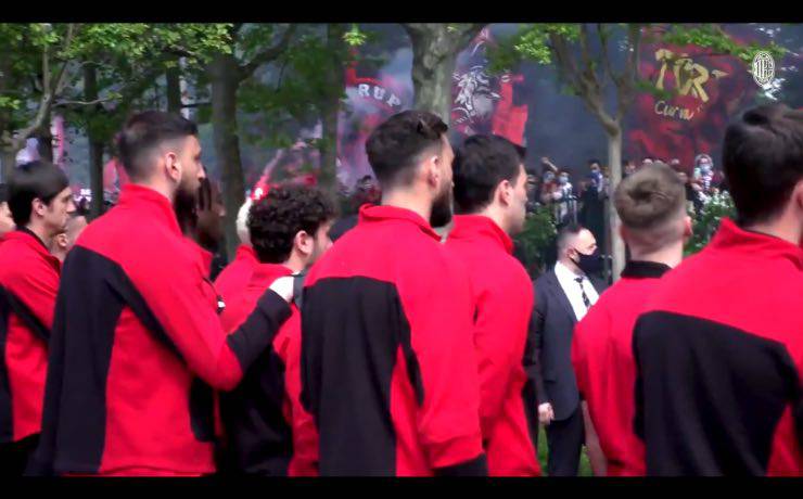 Tifosi a Milanello