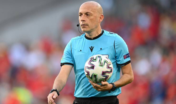 Cuneyt Cakir arbitro