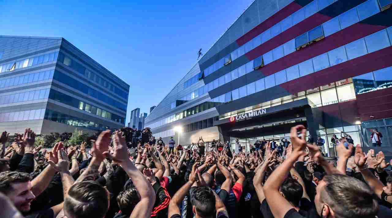 tifosi a casa milan