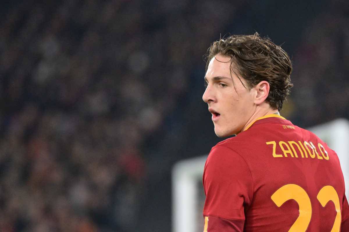 Roma punizione Zaniolo