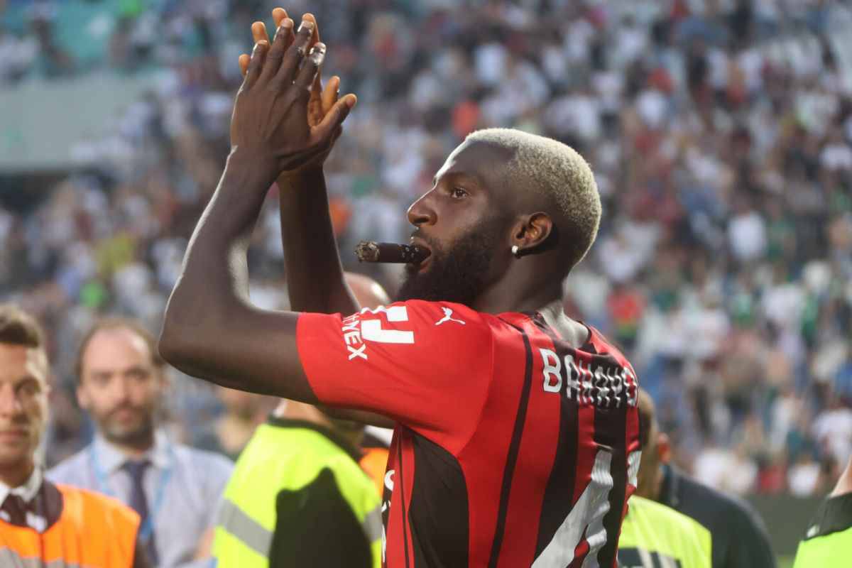 Bakayoko (Milan), il cappello rosa diventa virale e scatena l