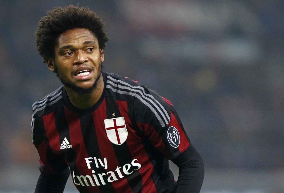 Luiz Adriano Internacional