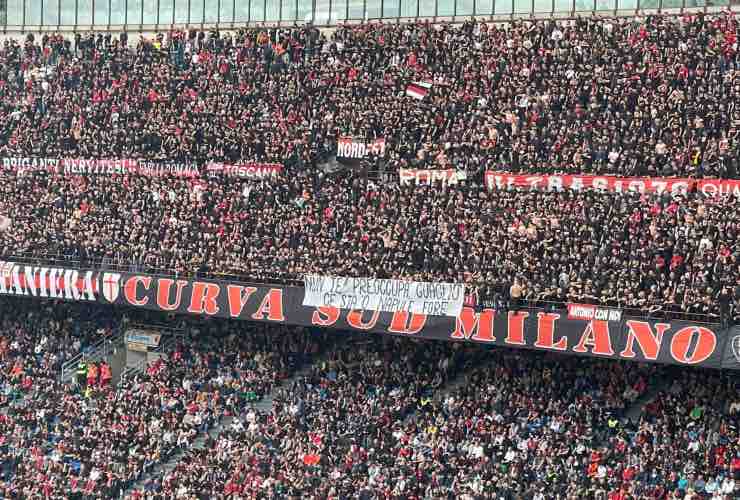 Striscione Mare Fuori Milan Napoli