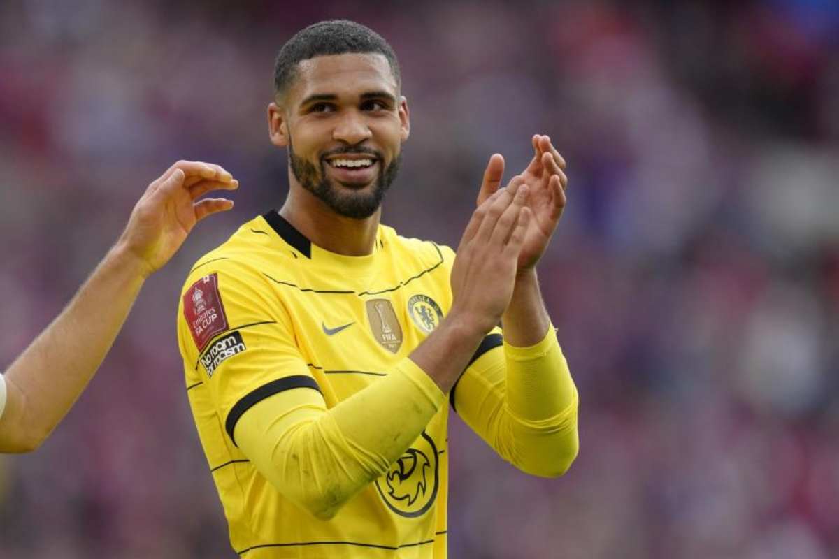 Loftus Cheek Milan visite mediche firma