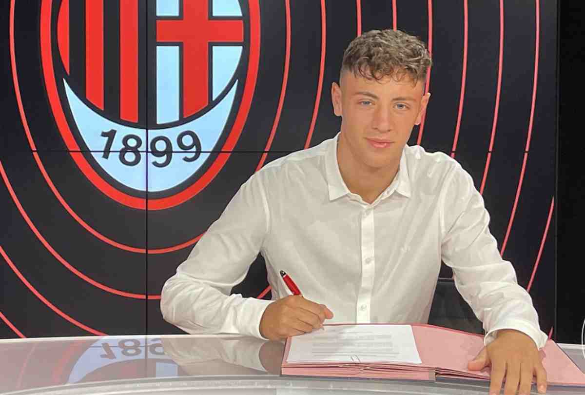 Il club rossonero cede a titolo temporaneo il giovane difensore al club di Serie C: occasione per andare a crescere per il ragazzo